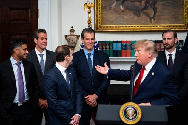 Trump Meets Technology Leaders WASHINGTON, DC - AUGUST 19: US President Donald Trump recognizes Tyler Winklevoss, chief executive officer and co-founder of Gemini Space Station Inc., second left, Cameron Winklevoss, president and co-founder of Gemini Space Station Inc., during a meeting with crypto and prediction market executives in the Roosevelt Room of the White House in Washington, DC, US, on Wednesday, Aug. 19, 2026. Credit: CNP AdMedia Washington District of Columbia United States of America EDITORIAL USE ONLY  Copyright: xx CNPx xAdMediax admphotosthree012077