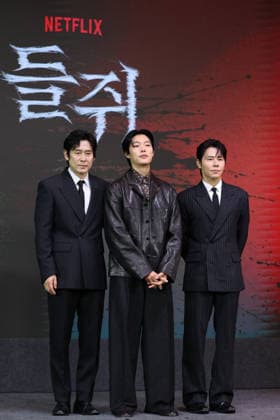Netflix original series Mousetrap Netflix original series Mousetrap The stars of the upcoming Netflix original series Mousetrap -- Seol Kyung-koo, Ryu Jun-yeol and Lee Kyu-hyung (L to R) -- pose for a photo during a publicity event in Seoul on Aug. 20, 2026. The eight-episode series will be released worldwide on Aug. 28. (Yonhap) 2026-08-20 12:50:29 < 1980-2026 YONHAPNEWS AGENCY. .> ¼­¿ïÆ¯º°½Ã EDITORIAL USE ONLY  Copyright: xx PYH2026082010460034400 YonhapxNewsx yonphotos255784