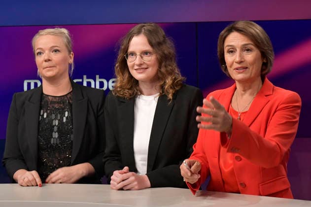 Susanne Petersohn, Anna Elsbernd und Sandra Maischberger in der ARD-Talkshow maischberger im Studio Berlin Adlershof. Berlin, 19.08.2026 *** Susanne Petersohn, Anna Elsbernd, and Sandra Maischberger on the ARD talk show *maischberger* at the studio in Berlin-Adlershof, Berlin, August 19, 2026 Foto:xM.xBehrensx xFuturexImagex maischberger1908_6804