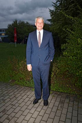 Steffen Bilger bei einem Photoshooting im Park. Berlin, 19.08.2026 *** Steffen Bilger during a photo shoot at Park Berlin, August 19, 2026 Foto:xM.xBehrensx xFuturexImagex bilger_6801