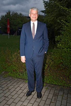 Steffen Bilger bei einem Photoshooting im Park. Berlin, 19.08.2026 *** Steffen Bilger during a photo shoot at Park Berlin, August 19, 2026 Foto:xM.xBehrensx xFuturexImagex bilger_6802