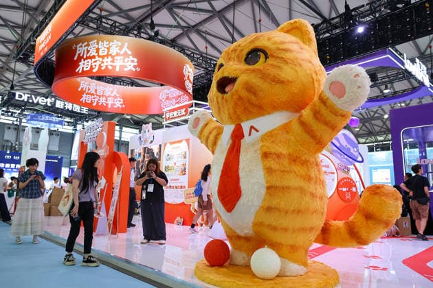 SHANGHAI, CHINA - AUGUST 19: A general view shows the Ping An Insurance booth featuring pet insurance products during the opening of the 28th Asian Pet Exhibition at Shanghai New International Expo Center on August 19, 2026 in Shanghai, China. The exhibition has upgraded its Asia-Pacific New Product Debut plan to create a major platform for new product releases in the pet industry, featuring over 100 global debuts covering pet food, household items, smart devices, and healthcare.  Copyright: xVCGx 111660914165