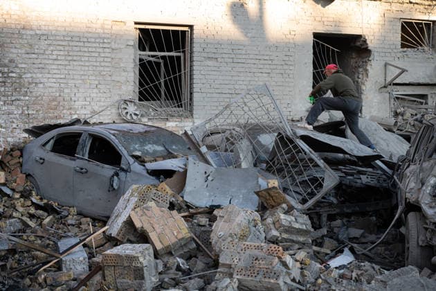 Ukraine says 12 people killed, 33 injured in Russia s overnight strike on Kyiv KYIV, UKRAINE - AUGUST 20: Burned-out vehicles and a damaged building are seen following an overnight Russian attack on Kyiv, Ukraine, on August 20, 2026. Based on preliminary information provided by Kyiv Mayor Vitali Klitschko, at least 12 people were killed and 33 others wounded, while the Darnytskyi, Sviatoshynskyi and Solomianskyi districts sustained damage. Stringer Anadolu Kyiv Ukraine. Editorial use only. Please get in touch for any other usage.  Copyright: x2026xAnadoluxStringerx
