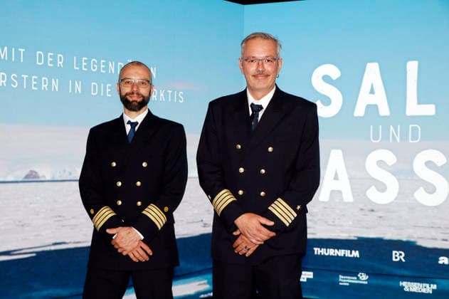 Henning Westphal und Thomas Wunderlich bei der Premiere des Dokumentarfilms Salz und Wasser - Mit der legendären Polarstern in die Antarktis im Zeiss Großplanetarium. Berlin, 19.08.2026 *** Henning Westphal and Thomas Wunderlich at the premiere of the documentary *Salt and Water: To Antarctica Aboard the Legendary Polarstern* at the Zeiss Großplanetarium in Berlin, August 19, 2026 Foto:xA.xBuggex xFuturexImagex salz_6814