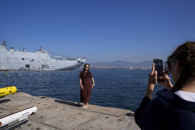 TEKNOFEST Blue Homeland KOCAELI, TURKIYE - AUGUST 20: People visit the TEKNOFEST Blue Homeland at the Golcuk Naval Shipyard Command in Kocaeli, Turkiye, on August 20, 2026. Organized under the main leadership of the Turkish National Defense Ministry and the Turkish Technology Team Foundation (T3 Foundation), with Anadolu as the Global Communication Partner, the event showcases Turkiye s maritime power, defense capabilities, and indigenous technologies. Gathering technology and defense industry enthusiasts around a maritime focus, the festival will welcome visitors through August 23. Arife Karakum Anadolu Kocaeli Turkey. Editorial use only. Please get in touch for any other usage.  Copyright: x2026xAnadoluxArifexKarakumx