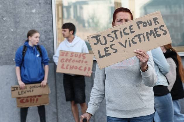 Protestors gather outside to support GrÃ gory Lenoci, before the judgment session in the trial of Gregory Lenoci, regarding the attempted murder of his neighbour Marc P., at the Namur Criminal Court, on Thursday 20 August 2026. GrÃ gory Lenoci is accused of assaulting his neighbor on 24 July 2025, following suspicions that the neighbor had sexually assaulted his stepson, leaving the victim in a vegetative state.  BRUNOxFAHY 183815919
