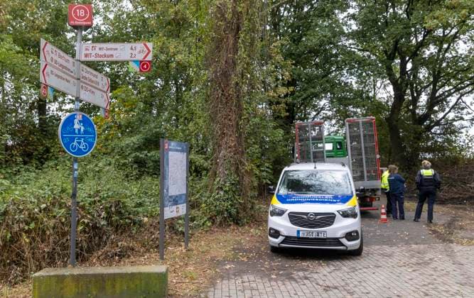 Sondierungsarbeiten nach Bombenverdacht am Donnerstag, dem 20. August 2026 ** NUR FÜR REDAKTIONELLE ZWECKE ** EDITORIAL USE ONLY **<p>Sondierungsarbeiten nach Bombenverdacht am Donnerstag, dem 20. August 2026 an der Dürener Straße direkt am Radweg Rheinischer Esel in Bochum. DEU NRW Bochum Copyright: WalterxFischer *** Search Operations Following Suspected Bomb Threat on Thursday, August 20, 2026 ** FOR EDITORIAL PURPOSES ONLY ** EDITORIAL USE ONLY ** p Search operations following a suspected bomb threat on Thursday, August 20, 2026, on Dürener Straße, directly along the Rheinischer Esel bike path in Bochum, DEU, NRW, Bochum. Copyright WalterxFischer Copyright: WalterxFischer doc878lz7ufbfc103z1f9et ,EDITORIAL USE ONLY