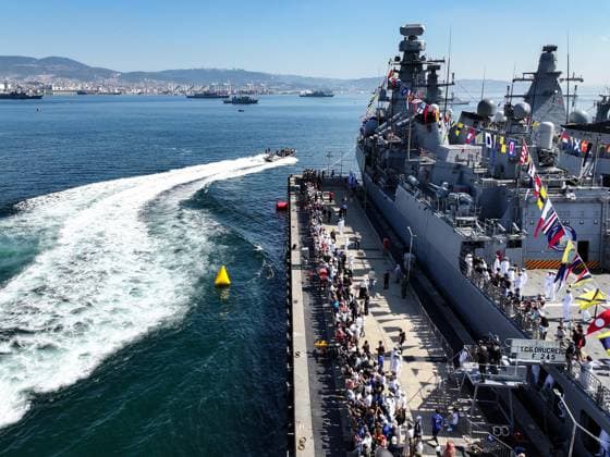 TEKNOFEST Blue Homeland KOCAELI, TURKIYE - AUGUST 20: Turkish soldiers are staging a military demonstration using assault boats as part of the TEKNOFEST Blue Homeland at the Golcuk Naval Shipyard Command in Kocaeli, Turkiye, on August 20, 2026. Organized under the main leadership of the Turkish National Defense Ministry and the Turkish Technology Team Foundation (T3 Foundation), with Anadolu as the Global Communication Partner, the event showcases Turkiye s maritime power, defense capabilities, and indigenous technologies. Gathering technology and defense industry enthusiasts around a maritime focus, the festival will welcome visitors through August 23. Cem Tekkesinoglu Anadolu Kocaeli Turkey. Editorial use only. Please get in touch for a  Copyright: x2026xAnadoluxCemxTekkesinoglux