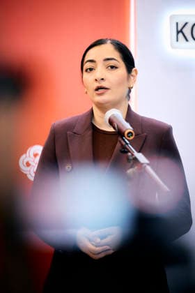 Reem Alabali-Radovan (SPD), Bundesministerin fuer wirtschaftliche Zusammenarbeit und Entwicklung, aufgenommen im Rahmen eines Doorstep mit dem koordinierenden Minister fuer Wirtschaft der Republik Indonesien, Airlangga Hartarto, in Jakarta, 20.08.2026. Fotografiert im Auftrag des Bundesministeriums fuer wirtschaftliche Zusammenarbeit und Entwicklung. Jakarta Indonesien *** Reem Alabali Radovan (SPD), Federal Minister for Economic Cooperation and Development, photographed during a doorstep interview with Airlangga Hartarto, Coordinating Minister for Economic Affairs of the Republic of Indonesia, in Jakarta, August 20, 2026. Photographed on behalf of the Federal Ministry for Economic Cooperation and Development, Jakarta, Indonesia Copyright: xSebastianxRaux