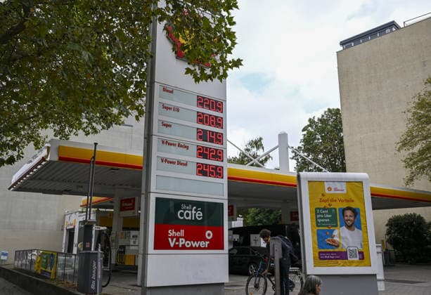Diesel prices in Germany continue to rise BERLIN, GERMANY - AUGUST 20: Price displays at a petrol station in Berlin, Germany, on August 20, 2026. Diesel prices in Germany continue their rapid surge driven by rising logistics costs and increases in international crude oil prices. Halil Sagirkaya Anadolu Berlin Germany. Editorial use only. Please get in touch for any other usage.  Copyright: x2026xAnadoluxHalilxSagirkayax