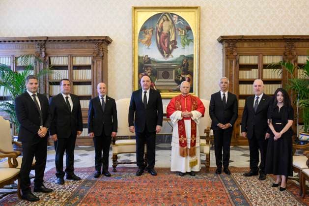 ITALY - POPE LEO XIV RECEIVES IN PRIVATE AUDIENCE HIS RXCELLENCY MR JOSEPH AOUN AT THE VATICAN - 2026 8 20 Italy, Roma , Vatican, 2026 8 20 Pope Leo XIV received in a private audience His Excellency Mr. Joseph Aoun, President of the Republic of Lebanon at the Vatican EDITORIAL USE ONLY - NO BOOKS Copyright: xVATICANxMEDIAx