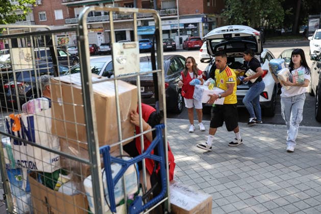 Fundación Madrina Prepares First Shipment of Humanitarian Aid for Colombia Following the Earthquake Volunteers from Fundación Madrina are preparing supplies to send to the areas most affected by the earthquake in Colombia, as of August 20, 2026, in Madrid, Spain. Fundación Madrina is collecting, organizing, and transporting humanitarian aid to the Colombian communities hardest hit by the earthquake. The first shipment of aid will leave tomorrow, Friday, August 21, in the early morning hours. AUGUST 20, 2026 NGO NON-GOVERNMENTAL ORGANIZATION NATURAL DISASTER THIRD SECTOR Alejandro Martínez Vé Madrid, Madrid, Spain  Copyright: xAlejandroxMartinezxVÃ lezx 7722198