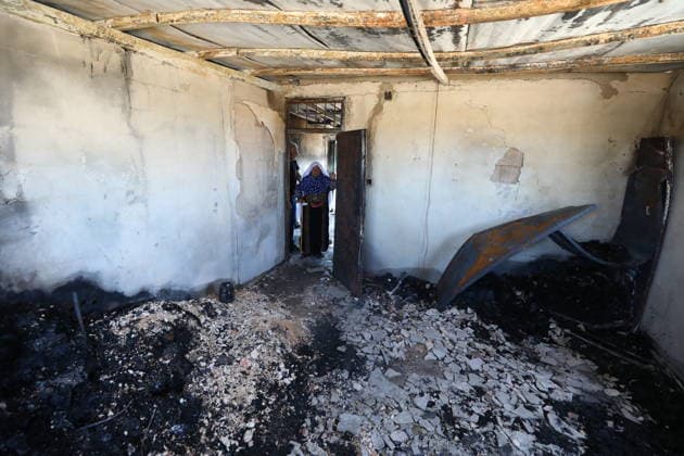 Israeli settlers set fire to a house in the West Bank HEBRON, WEST BANK, PALESTINE - AUGUST 20: Palestinians inspect the damage to a house that Israeli settlers set fire to, where a Palestinian mother and daughter lived, in the Hallet al-Fara area of Yatta, in the southern West Bank city of Hebron, Palestine, on August 20, 2026. Wisam Hashlamoun Anadolu Hebron West Bank. Editorial use only. Please get in touch for any other usage.  Copyright: x2026xAnadoluxWisamxHashlamounx