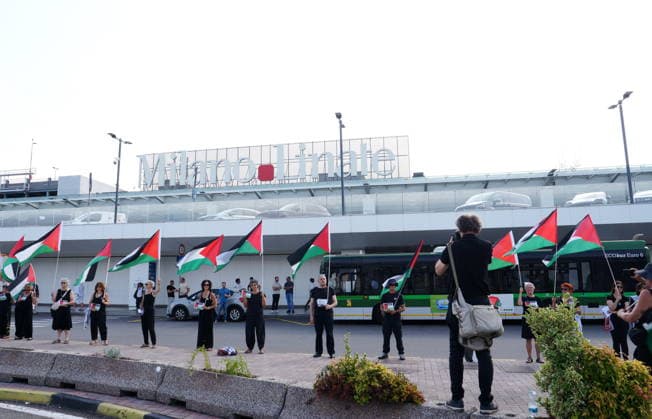 IPA87633058 - Milan, August 20, 2026, Linate Airport, Rally, protest against the situation in Palestine  Copyright: xDuilioxPiaggesix xDuilioxPiaggesix 87633058
