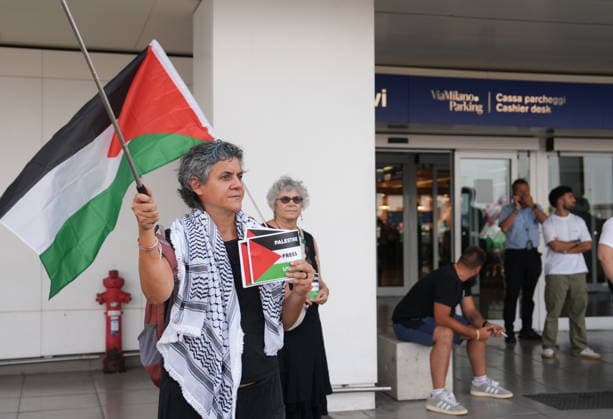 IPA87633062 - Milan, August 20, 2026, Linate Airport, Rally, protest against the situation in Palestine  Copyright: xDuilioxPiaggesix xDuilioxPiaggesix 87633062