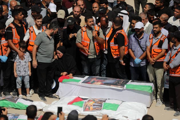 Palestinians Attend Funeral for 50 Bodies Recovered in Gaza City Palestinians attend a funeral for the remains of 50 people recovered from beneath the rubble of buildings destroyed in Israeli strikes during the war, in Gaza City, on August 20, 2026. Civil Defense crews continue search and recovery operations for bodies trapped under the rubble. Photo by Bilal Osama apaimages Gaza city Gaza Strip Palestinian Territory 200826_Gaza_BO_00(18) Copyright: xapaimagesxBilalxOsamax xapaimagesx