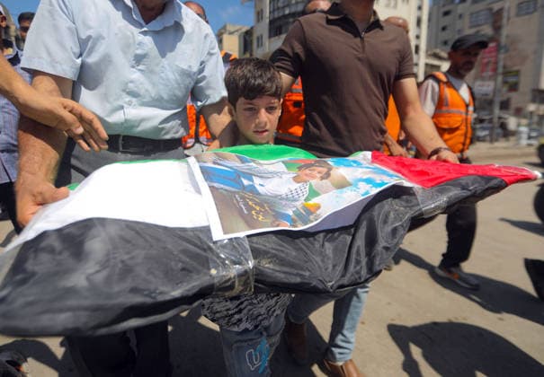 Palestinians Attend Funeral for 50 Bodies Recovered in Gaza City Palestinians attend a funeral for the remains of 50 people recovered from beneath the rubble of buildings destroyed in Israeli strikes during the war, in Gaza City, on August 20, 2026. Civil Defense crews continue search and recovery operations for bodies trapped under the rubble. Photo by Bilal Osama apaimages Gaza city Gaza Strip Palestinian Territory 200826_Gaza_BO_00(59) Copyright: xapaimagesxBilalxOsamax xapaimagesx