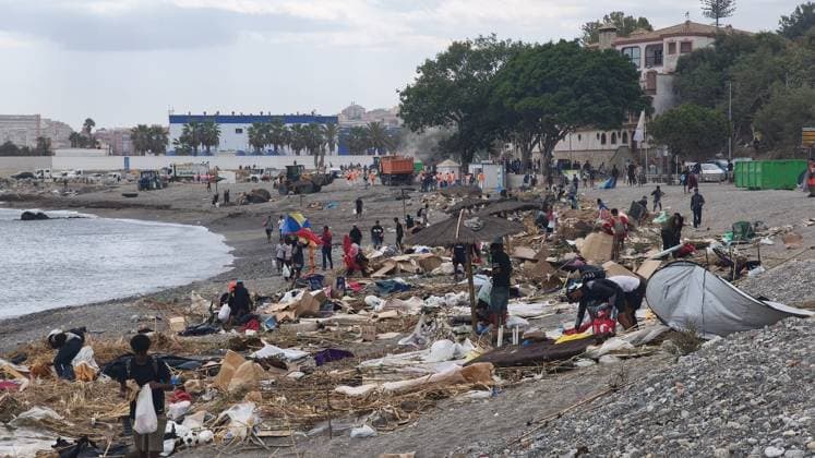 Police Clear Trampolín Beach in Ceuta Several people gather their belongings from the makeshift settlement on Trampolín Beach on August 20, 2026, in Ceuta, Spain. Police have begun to clear the makeshift migrant camp on Ceuta’s Trampolín Beach. The autonomous city continues to face a serious humanitarian crisis following the historic mass influx of more than 70,000 migrants who swam across the Tarajal Strait on 30th and 31st of last July. AUGUST 20, 2026, Ceuta, Ceuta, Spain  Copyright: xMarcosxMorenox 7722251