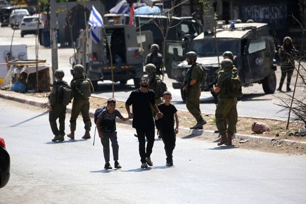 Three Palestinians injured in Israeli raids in the West Bank NABLUS, WEST BANK, PALESTINE - AUGUST 20: Israeli forces raid the Balata Camp, closing entrances and exits and restricting the movement of residents, as three Palestinians are injured and at least six people are detained during the raids in Nablus, in the northern West Bank, Palestine, on August 20, 2026. Nedal Eshtayah Anadolu Nablus West Bank. Editorial use only. Please get in touch for any other usage.  Copyright: x2026xAnadoluxNedalxEshtayahx