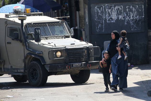 Three Palestinians injured in Israeli raids in the West Bank NABLUS, WEST BANK, PALESTINE - AUGUST 20: Israeli forces raid the Balata Camp, closing entrances and exits and restricting the movement of residents, as three Palestinians are injured and at least six people are detained during the raids in Nablus, in the northern West Bank, Palestine, on August 20, 2026. Nedal Eshtayah Anadolu Nablus West Bank. Editorial use only. Please get in touch for any other usage.  Copyright: x2026xAnadoluxNedalxEshtayahx