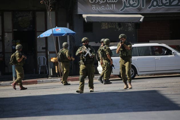 Three Palestinians injured in Israeli raids in the West Bank NABLUS, WEST BANK, PALESTINE - AUGUST 20: Israeli forces raid the Balata Camp, closing entrances and exits and restricting the movement of residents, as three Palestinians are injured and at least six people are detained during the raids in Nablus, in the northern West Bank, Palestine, on August 20, 2026. Nedal Eshtayah Anadolu Nablus West Bank. Editorial use only. Please get in touch for any other usage.  Copyright: x2026xAnadoluxNedalxEshtayahx