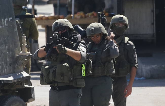 Three Palestinians injured in Israeli raids in the West Bank NABLUS, WEST BANK, PALESTINE - AUGUST 20: Israeli forces raid the Balata Camp, closing entrances and exits and restricting the movement of residents, as three Palestinians are injured and at least six people are detained during the raids in Nablus, in the northern West Bank, Palestine, on August 20, 2026. Nedal Eshtayah Anadolu Nablus West Bank. Editorial use only. Please get in touch for any other usage.  Copyright: x2026xAnadoluxNedalxEshtayahx