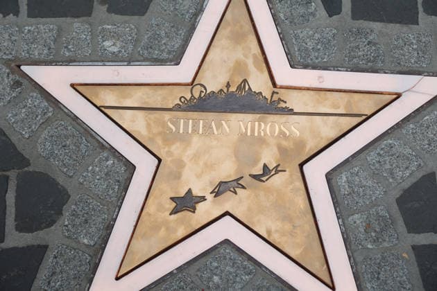 Mross erhält Stern auf Walk of Fame in Rust Rust, 20082026 Stefan Mross: Der Sänger, Entertainer und Moderator der beliebten ARD-Sendung Immer wieder sonntags erhält seinen eigenen Stern auf dem Walk of Fame im Europa-Park. Baden- Württemberg Germany *** Mross Receives a Star on the Walk of Fame in Rust Rust, 20082026 Stefan Mross The singer, entertainer, and host of the popular ARD show *Immer wieder sonntags* receives his own star on the Walk of Fame at Europa-Park in Baden-Württemberg, Germany Copyright: xMatthiasxGränzdörferx