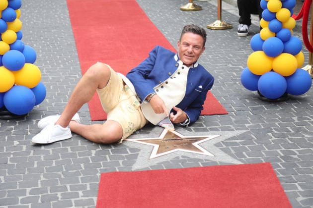 Stefan Mross bei der Ehrung von Stefan Mross mit einem Stern auf dem Walk of Fame des Europa-Parks im Europa-Park Rust. Rust, 20.08.2026 *** Stefan Mross at the ceremony honoring Stefan Mross with a star on the Europa-Park Walk of Fame at Europa-Park Rust, Rust, August 20, 2026 Copyright: xAgenturxMatthiasxWehnertx xM.xGränzdörferx