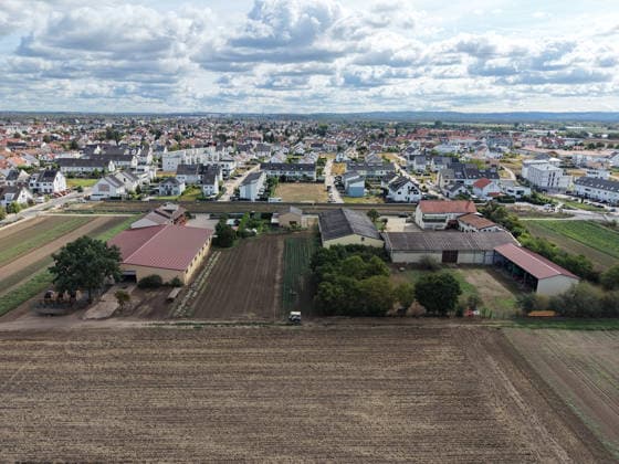 Einweihung der Griesheimer Düne als natürliche Schallschutzwand zwischen dem Neubaugebiet und den landwirtschaftlichen Höfen - Griesheim 20.08.2026: Einweihung der Griesheimer Düne *** Inauguration of the Griesheim Dune as a natural sound barrier between the new development area and the farms in Griesheim August 20, 2026 Inauguration of the Griesheim Dune