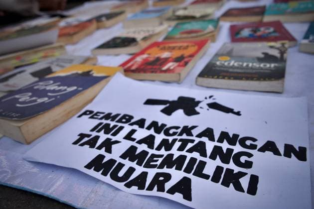 August 20, 2026, Jakarta, Indonesia: JAKARTA, INDONESIA, AUGUST 20, 2026: Human rights activists take part in the 921st Kamisan protest across from the Merdeka Palace in Jakarta. The weekly Thursday demonstration was held to mark World Humanitarian Day under the theme, Ã¢â‚¬oeThe State Must Protect Its People, Not Silence the PeopleÃ¢â‚¬â ¢s Voices! Jakarta Indonesia  - ZUMAq101 20260820_zna_q101_082 Copyright: xEdsahxSetiawanx