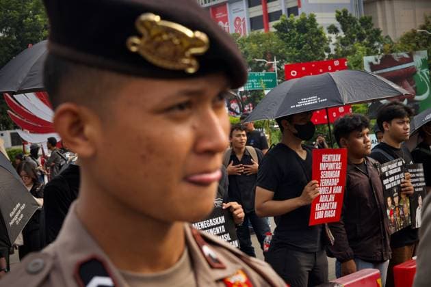 August 20, 2026, Jakarta, Indonesia: JAKARTA, INDONESIA, AUGUST 20, 2026: Human rights activists take part in the 921st Kamisan protest across from the Merdeka Palace in Jakarta. The weekly Thursday demonstration was held to mark World Humanitarian Day under the theme, Ã¢â‚¬oeThe State Must Protect Its People, Not Silence the PeopleÃ¢â‚¬â ¢s Voices! Jakarta Indonesia  - ZUMAq101 20260820_zna_q101_088 Copyright: xEdsahxSetiawanx