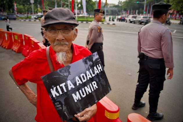 August 20, 2026, Jakarta, Indonesia: JAKARTA, INDONESIA, AUGUST 20, 2026: Human rights activists take part in the 921st Kamisan protest across from the Merdeka Palace in Jakarta. The weekly Thursday demonstration was held to mark World Humanitarian Day under the theme, Ã¢â‚¬oeThe State Must Protect Its People, Not Silence the PeopleÃ¢â‚¬â ¢s Voices! Jakarta Indonesia  - ZUMAq101 20260820_zna_q101_090 Copyright: xEdsahxSetiawanx