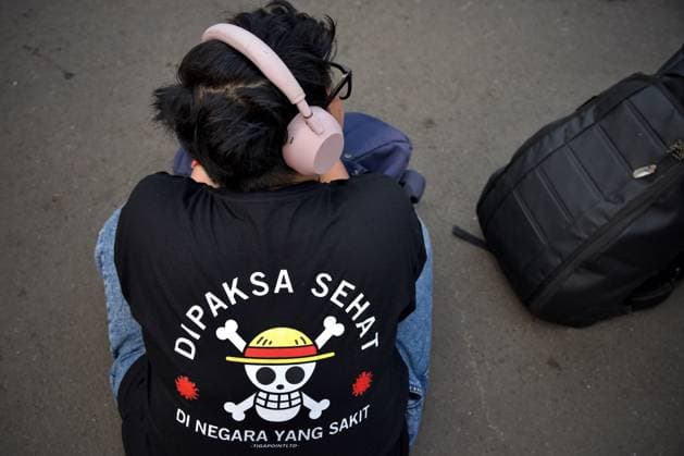 August 20, 2026, Jakarta, Indonesia: JAKARTA, INDONESIA, AUGUST 20, 2026: Human rights activists take part in the 921st Kamisan protest across from the Merdeka Palace in Jakarta. The weekly Thursday demonstration was held to mark World Humanitarian Day under the theme, Ã¢â‚¬oeThe State Must Protect Its People, Not Silence the PeopleÃ¢â‚¬â ¢s Voices! Jakarta Indonesia - ZUMAq101 20260820_zna_q101_085 Copyright: xEdsahxSetiawanx