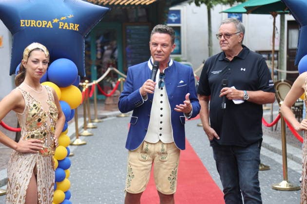 Stefan Mross und Roland Mack bei der Ehrung von Stefan Mross mit einem Stern auf dem Walk of Fame des Europa-Parks im Europa-Park Rust. Rust, 20.08.2026 *** Stefan Mross and Roland Mack at the ceremony honoring Stefan Mross with a star on the Europa-Park Walk of Fame at Europa-Park Rust, Rust, August 20, 2026 Copyright: xAgenturxMatthiasxWehnertx xM.xGränzdörferx