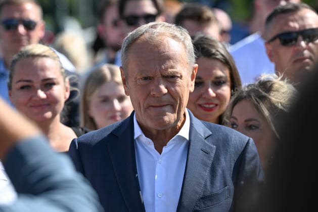 Polish Prime Minister Tusk announces tourist tax reform during Krakow mayoral endorsement KRAKOW, POLAND - AUGUST 20: Polish Prime Minister Donald Tusk arrives alongside supporters of Civic Coalition (KO) Senator Monika Piatkowska ahead of a joint press briefing outside the ICE Krakow Congress Centre in Krakow, Poland, on August 20, 2026. Tusk officially endorsed Piatkowska s bid in the snap mayoral election under the civic ballot committee Beyond Divisions and announced a major legislative policy shift that would allocate 100 percent of revenues from the planned national tourist fee directly to municipal budgets, rather than sharing them with the central government. Artur Widak Anadolu Krakow Poland. Editorial use only. Please get in t  Copyright: x2026xAnadoluxArturxWidakx