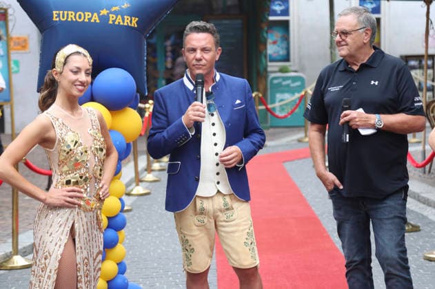 Stefan Mross und Roland Mack bei der Ehrung von Stefan Mross mit einem Stern auf dem Walk of Fame des Europa-Parks im Europa-Park Rust. Rust, 20.08.2026 *** Stefan Mross and Roland Mack at the ceremony honoring Stefan Mross with a star on the Europa-Park Walk of Fame at Europa-Park Rust, Rust, August 20, 2026 Foto:xAgenturxWehnertx xGränzdörferx xFuturexImagex mross_6804