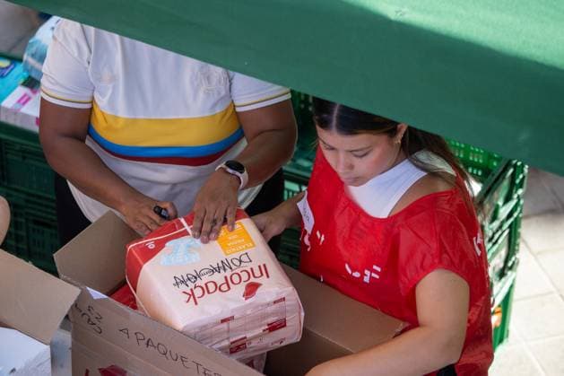 August 20, 2026, Madrid, Spain: A volunteer from the Madrina Foundation prepares supplies to send to the areas most affected by the earthquake in Colombia. The Madrina Foundation is collecting, organizing, and transporting humanitarian aid to the communities in Colombia most affected by the earthquake. Madrid Spain - ZUMAs197 20260820_aaa_s197_034 Copyright: xDavidxCanalesx