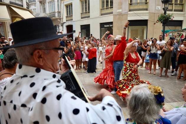 Downtown Málaga Takes on a Flamenco Vibe in the Final Stretch of the Málaga Fair Flamenco dancers and verdiales fill downtown Málaga in the final stretch of the Málaga Fair August 20, 2026, in Málaga, Andalusia, Spain Málaga celebrates its Feria from August 15 to 22, eight days during which the city will be decked out in ruffles, polka dots, and flowers to celebrate its big summer festival in style, both in the city center and at the Real Cortijo de Torre August 20, 2026, in Málaga, Andalusia, Spain Málaga, Andalusia, Spain Spain  Copyright: xÃlexxZeax 7722655