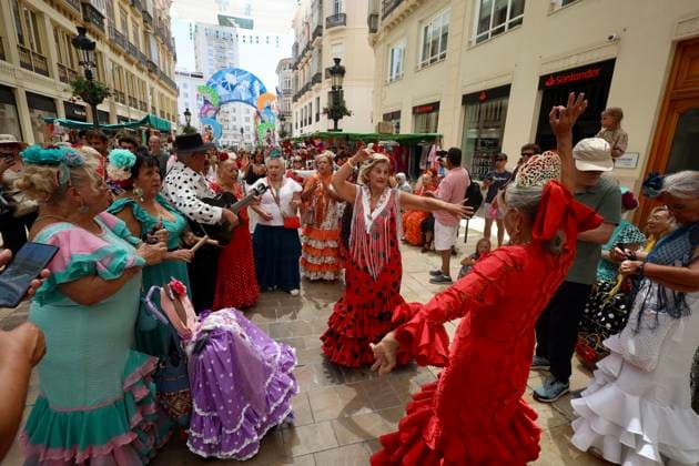 Downtown Málaga Takes on a Flamenco Vibe in the Final Stretch of the Málaga Fair Flamenco dancers and verdiales fill the streets of downtown Málaga in the final stretch of the Málaga Fair August 20, 2026, in Málaga, Andalusia, Spain Málaga celebrates its Feria from August 15 to 22, eight days during which the city will be decked out in ruffles, polka dots, and flowers to celebrate its great summer festival in style, both in the city center and at the Real Cortijo de Torre August 20, 2026, in Málaga, Andalusia, Spain Málaga, Andalusia, Spain Spain  Copyright: xÃlexxZeax 7722658