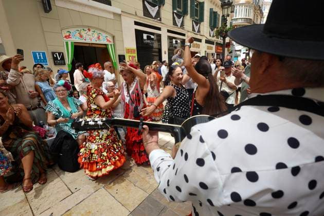 Downtown Málaga Takes on a Flamenco Vibe in the Final Stretch of the Málaga Fair Flamenco dancers and verdiales fill the streets of downtown Málaga in the final stretch of the Málaga Fair August 20, 2026, in Málaga, Andalusia, Spain Málaga celebrates its Feria from August 15 to 22, eight days during which the city will be decked out in ruffles, polka dots, and flowers to celebrate its great summer festival in style, both in the city center and at the Real Cortijo de Torre August 20, 2026, in Málaga, Andalusia, Spain Málaga, Andalusia, Spain Spain  Copyright: xÃlexxZeax 7722663
