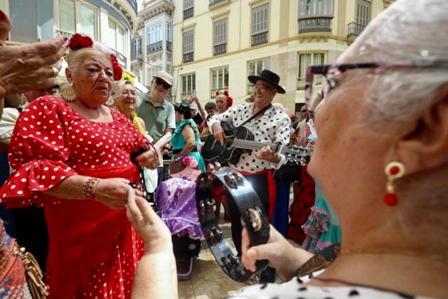 Downtown Málaga Takes on a Flamenco Vibe in the Final Stretch of the Málaga Fair Flamenco dancers and verdiales fill downtown Málaga in the final stretch of the Málaga Fair August 20, 2026, in Málaga, Andalusia, Spain Málaga celebrates its Feria from August 15 to 22, eight days during which the city will be decked out in ruffles, polka dots, and flowers to celebrate its great summer festival in style, both in the city center and at the Real Cortijo de Torre August 20, 2026, in Málaga, Andalusia, Spain Málaga, Andalusia, Spain Spain  Copyright: xÃlexxZeax 7722665