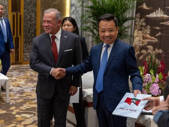 Jordan’s King Abdullah II Meets Shenzhen Party Official in Beijing Jordan’s King Abdullah II meets Jin Li, secretary of the Communist Party of China committee in Shenzhen, in Beijing, China, on August 20, 2026. The meeting focuses on Jordanian-Chinese relations and ways to strengthen them, as well as opportunities for partnership and exchanges of expertise with Shenzhen in economic and technological fields. Photo by Royal Hashemite Court apaimages Amman Amman Jordan 200816_China_JPO_00(4) Copyright: xapaimagesxRoyalxHashemitexCourtxx xapaimagesx