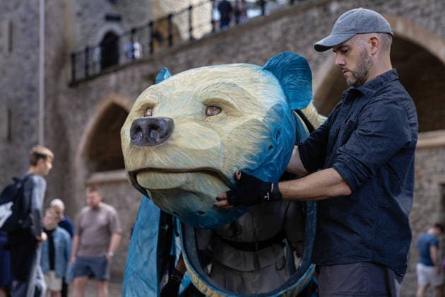 Imagining Animals at the Tower of London, London, UK 20 August 2026 Performers in animal costumes interact with visitors during Imagining Animals at the Tower of London, London, UK, on 20 August 2026. The performance, commissioned and produced by Historic Royal Palaces and created by artistic directors Mervyn Millar and Suzy Willson, uses puppetry, music and movement to reimagine the Tower s history as home to a Royal Menagerie for over 600 years, running until 31 August 2026., Credit:PETE SPELLER Avalon  Copyright: xPETExSPELLERx xAvalonx 1126341105
