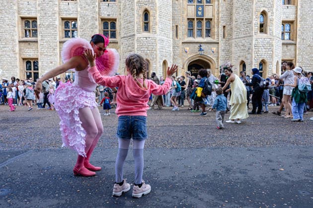 Imagining Animals at the Tower of London, London, UK 20 August 2026 Performers in animal costumes interact with visitors during Imagining Animals at the Tower of London, London, UK, on 20 August 2026. The performance, commissioned and produced by Historic Royal Palaces and created by artistic directors Mervyn Millar and Suzy Willson, uses puppetry, music and movement to reimagine the Tower s history as home to a Royal Menagerie for over 600 years, running until 31 August 2026., Credit:PETE SPELLER Avalon  Copyright: xPETExSPELLERx xAvalonx 1126341381