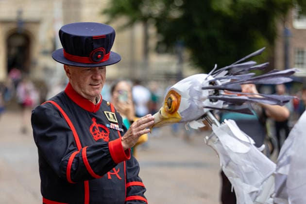 Imagining Animals at the Tower of London, London, UK 20 August 2026 Performers in animal costumes interact with visitors during Imagining Animals at the Tower of London, London, UK, on 20 August 2026. The performance, commissioned and produced by Historic Royal Palaces and created by artistic directors Mervyn Millar and Suzy Willson, uses puppetry, music and movement to reimagine the Tower s history as home to a Royal Menagerie for over 600 years, running until 31 August 2026., Credit:PETE SPELLER Avalon  Copyright: xPETExSPELLERx xAvalonx 1126341911