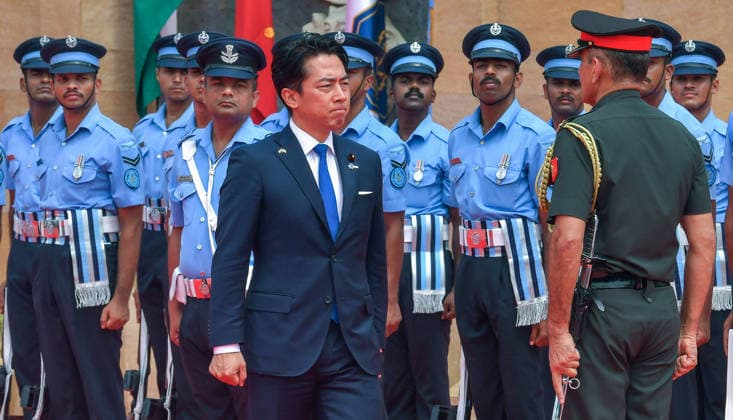 Tri-Services Guard of Honour for Japan s Defence Minister ShinjirÅ Koizumi at Manekshaw Centre New Delhi, Aug 20 (ANI): Japan s Defence Minister ShinjirÅ Koizumi inspects the tri-services Guard of Honour at Manekshaw Centre, in New Delhi on Thursday. NEW DELHI Delhi India Copyright: xANIx ANI_20260820181