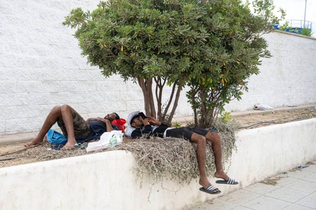 Police Clear Trampolín Beach in Ceuta; Migrants on the Streets of Ceuta, August 20, 2026, in Ceuta, Spain. Police have begun to clear the makeshift migrant camp on Trampolín Beach in Ceuta. The autonomous city continues to face a serious humanitarian crisis following the historic mass influx of more than 70,000 migrants who swam across the Tarajal Strait on 30th and 31st of last July. AUGUST 20, 2026, Ceuta, Ceuta, Spain  Copyright: xMarcosxMorenox 7722796