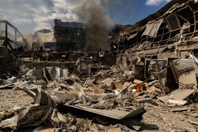 Russian airstrike hit Kramatorsk KRAMATORSK, UKRAINE - AUGUST 20: A view shows the destroyed and burned warehouse of a supermarket following a Russian airstrike in Kramatorsk, Ukraine, on August 20, 2026. Francisco Richart Anadolu Kramatorsk Ukraine. Editorial use only. Please get in touch for any other usage.  Copyright: x2026xAnadoluxFranciscoxRichartx