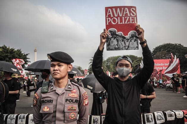 August 20, 2026, Jakarta, Dki Jakarta, Indonesia: JHuman rights activists take part in the 921st Kamisan protest across from the Merdeka Palace in Jakarta. The weekly Thursday demonstration was held to mark World Humanitarian Day. Jakarta Indonesia  - ZUMAf198 20260820_zip_f198_006 Copyright: xMuhammadxFebriansyahx