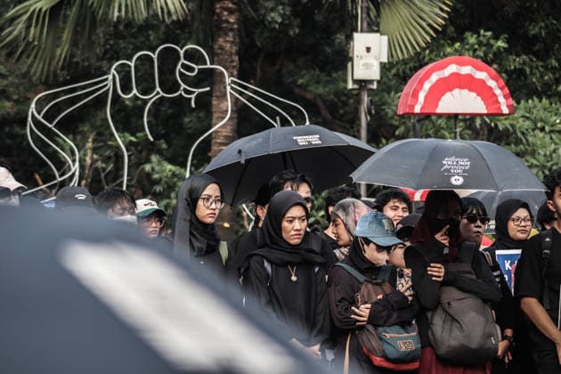 August 20, 2026, Jakarta, Dki Jakarta, Indonesia: JHuman rights activists take part in the 921st Kamisan protest across from the Merdeka Palace in Jakarta. The weekly Thursday demonstration was held to mark World Humanitarian Day. Jakarta Indonesia  - ZUMAf198 20260820_zip_f198_019 Copyright: xMuhammadxFebriansyahx